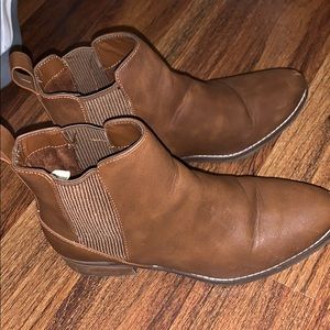 Brown American Eagle booties